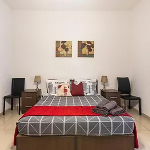 Superbly Located Cosy 2-bedroom Appartement La Valette
